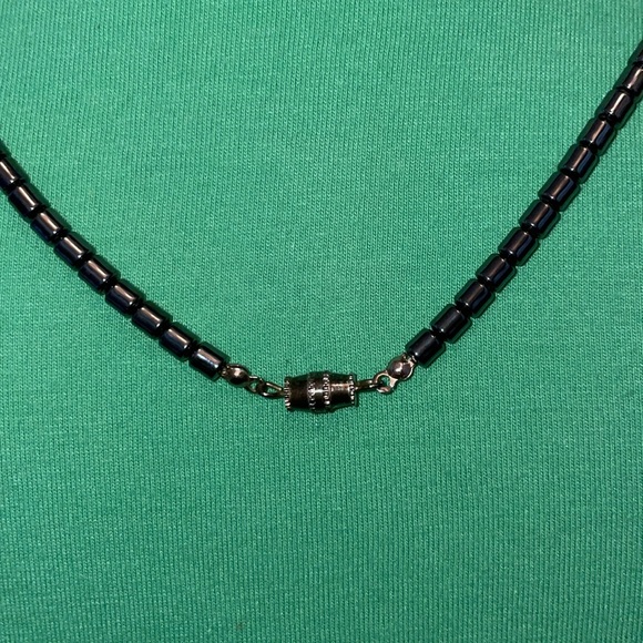 Vintage 1980’s Hematite Necklace. 18” - Picture 4 of 4